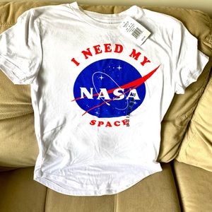 Juniors NASA T-shirt size XS